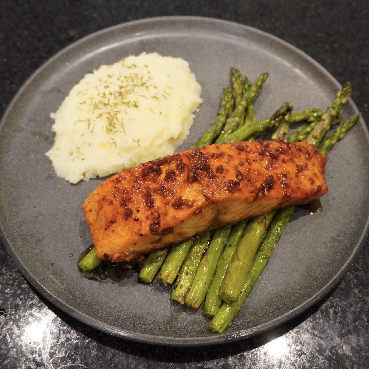 Salmón al Ajo y Miel
